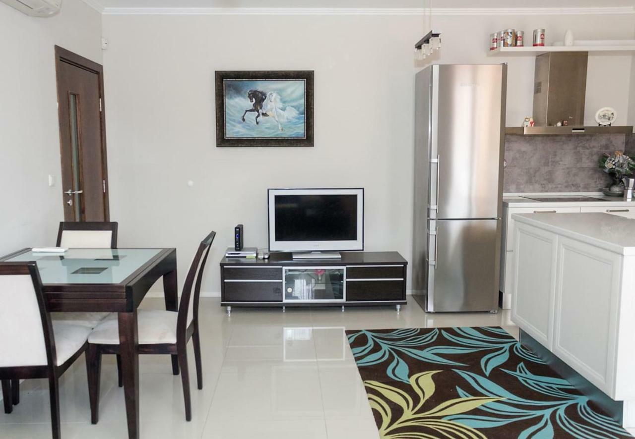 Superb 2-Bdr Luxury Apt. With Pool In Villa Mare Varna Buitenkant foto