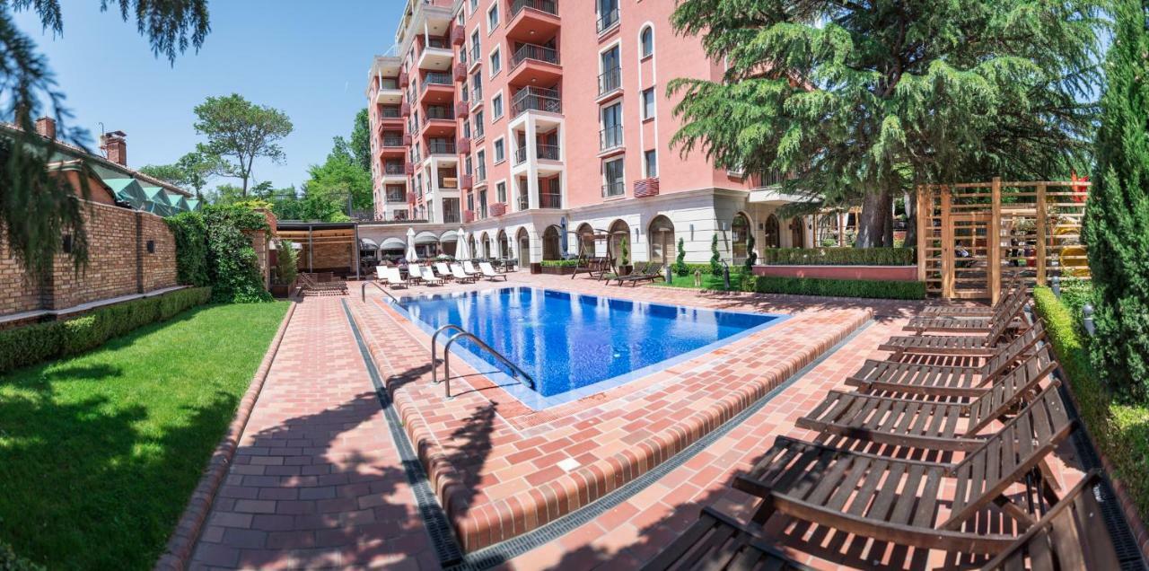 Superb 2-Bdr Luxury Apt. With Pool In Villa Mare Varna Buitenkant foto